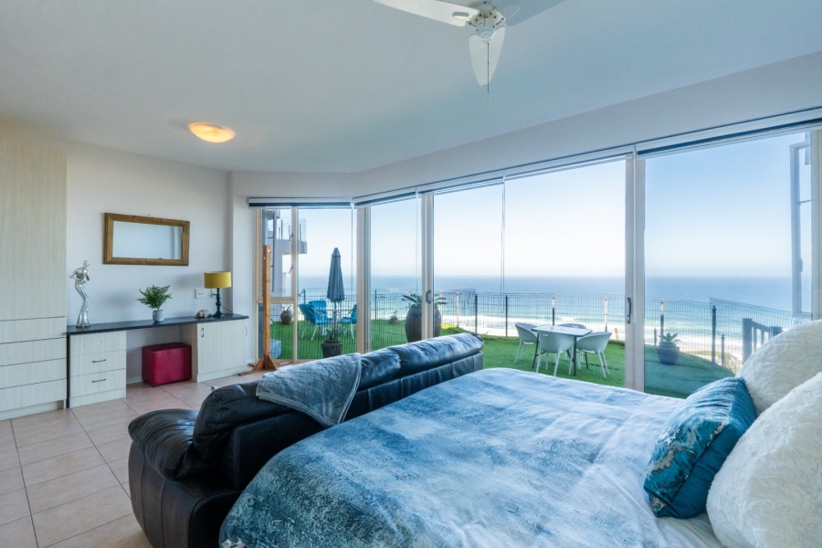 7 Bedroom Property for Sale in Outeniqua Strand Western Cape